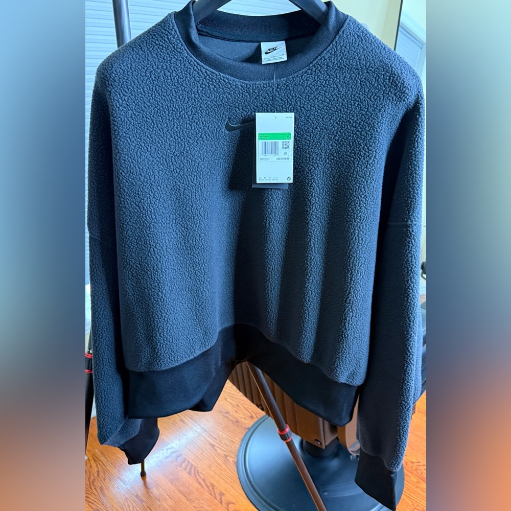GORGEOUS NIKE CROPPED SWEATSHIRT !!! - Picture 7 of 7